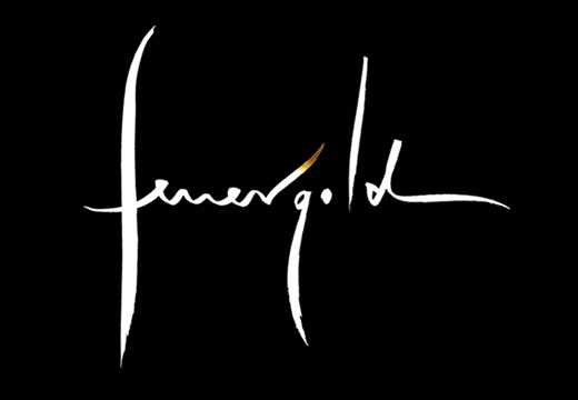 feuergold_signet_schriftzug_gold2_g_kleiner_white_black_background_520x360px_2026